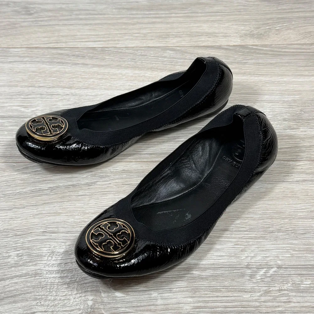 Tory Burch Caroline‎ Ballet Flats Black Patent Leather Gold Logo Size 6